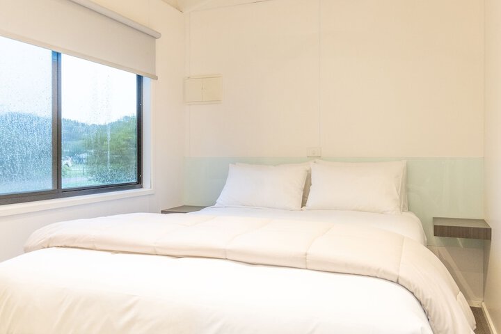 Room 12 of 76