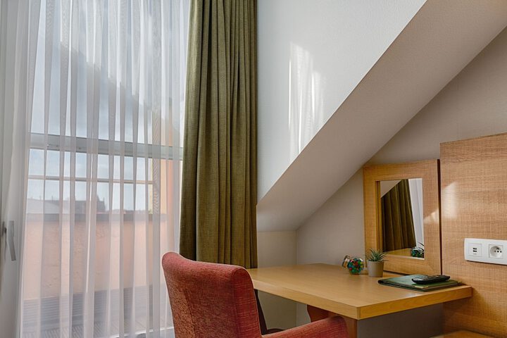 Room 11 of 71