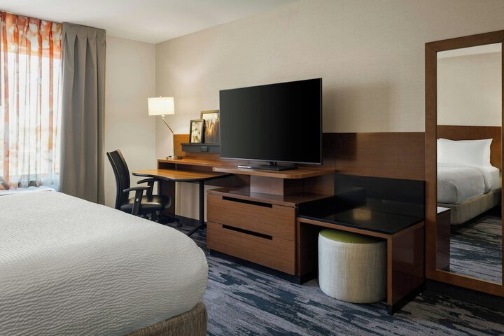 Room 19 of 42