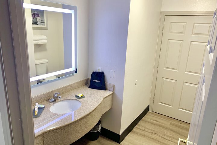 Room 12 of 24