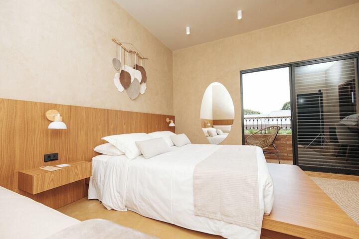 Room 2 of 36