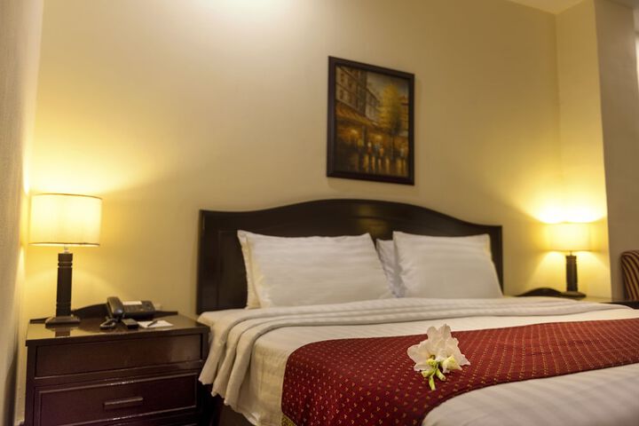 Room 10 of 37