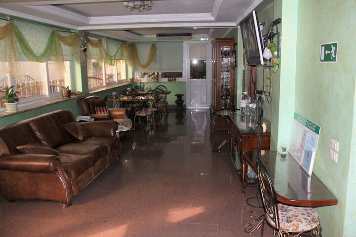 Entrance & Lobby