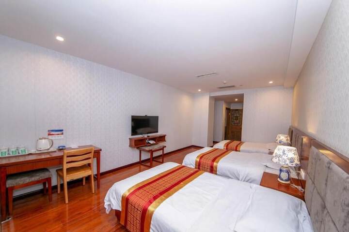 Room 28 of 56