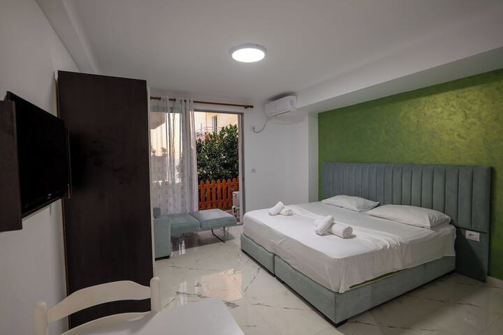 Room 25 of 131