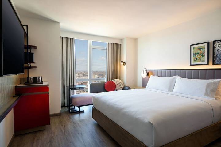 Renaissance New York Flushing Hotel at Tangram Flushing | Bookonline.com