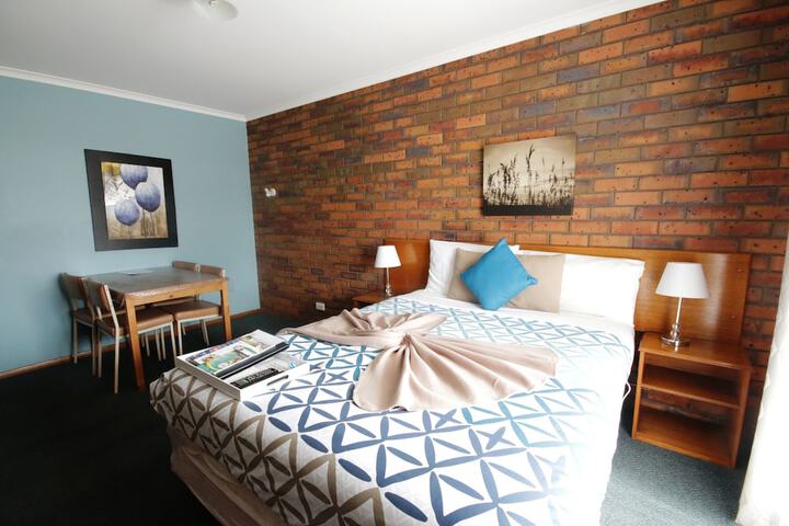 Room 7 of 33