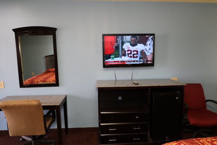 Room 8 of 16