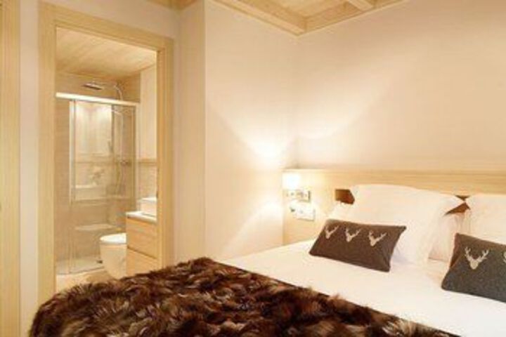 Room 4 of 19