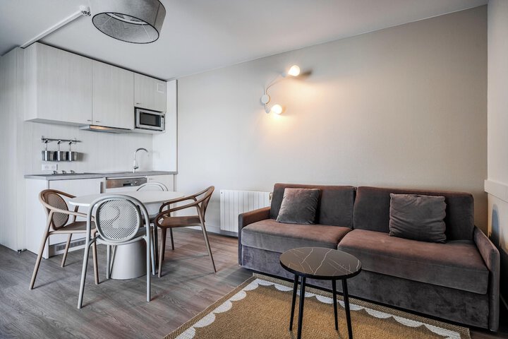 Room 15 of 50