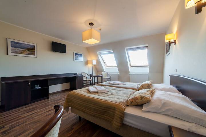 Room 8 of 46