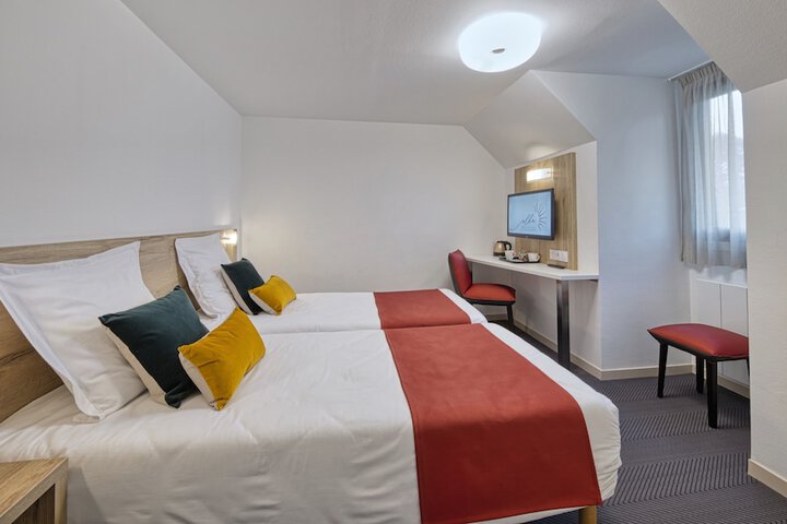 Room 7 of 37