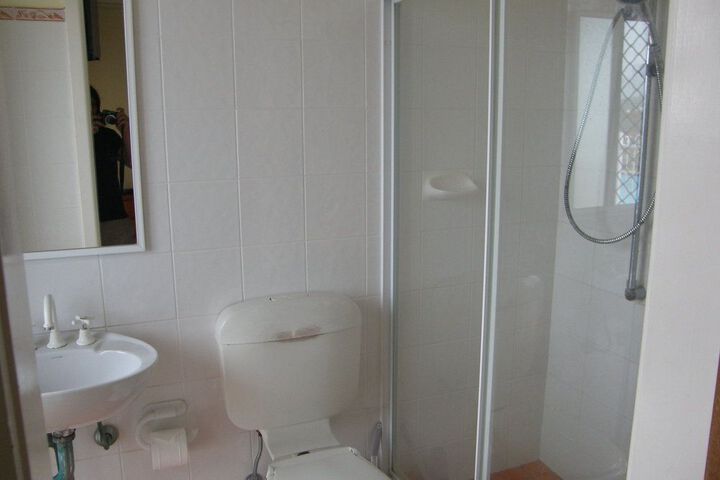 Room 12 of 27