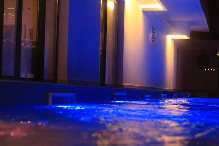 Pool 43 of 109