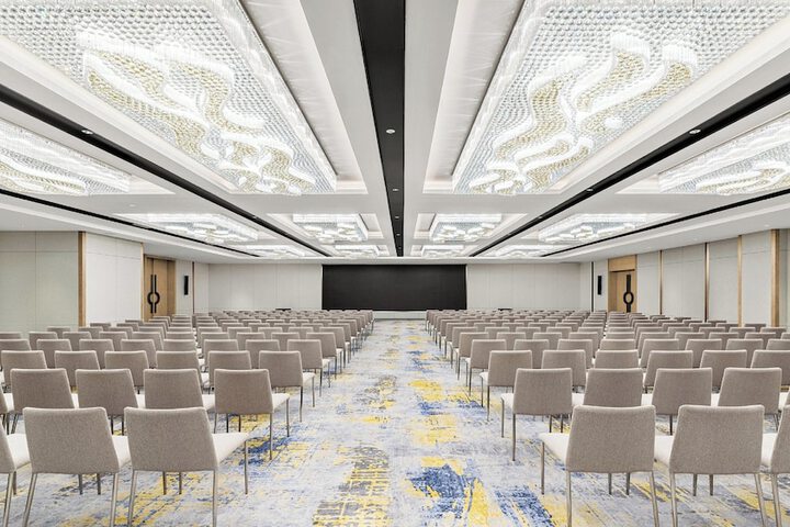 Ballroom/Hall 41 of 53