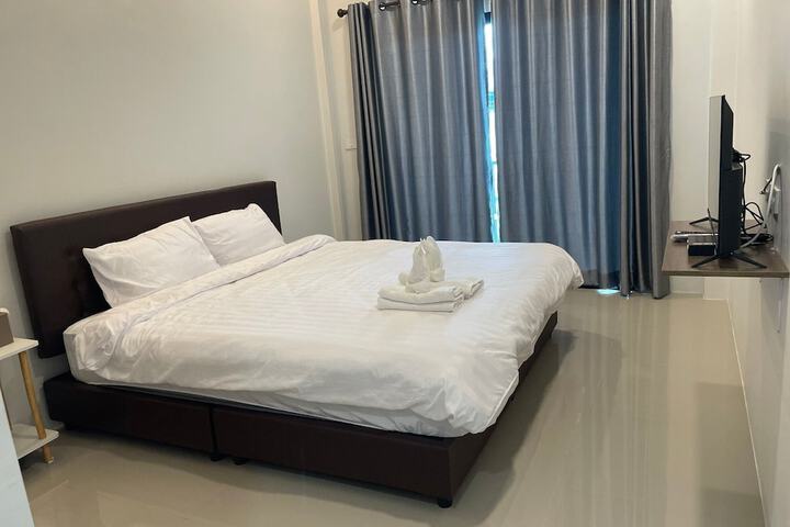 Room 8 of 35