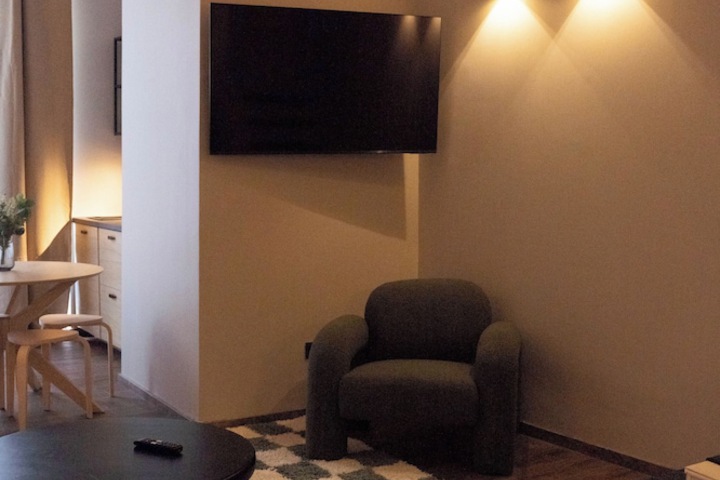 Room 35 of 147