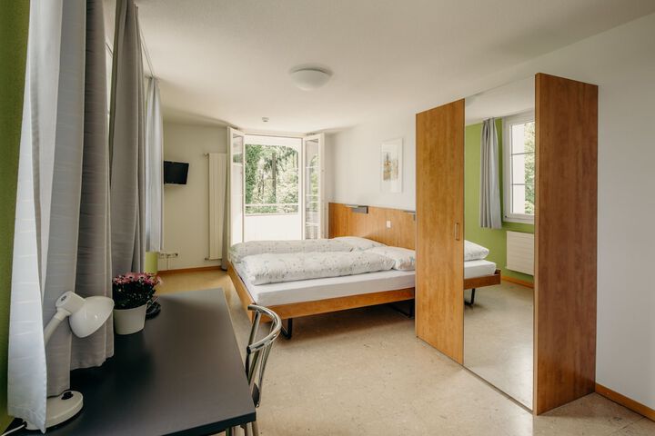 Room 6 of 36
