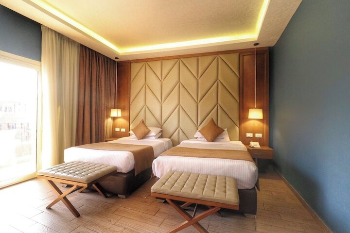 Room 17 of 43