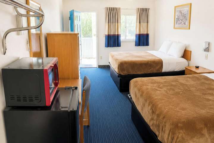 Room 12 of 18