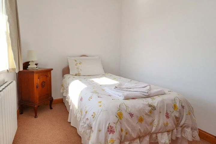 Room 3 of 10