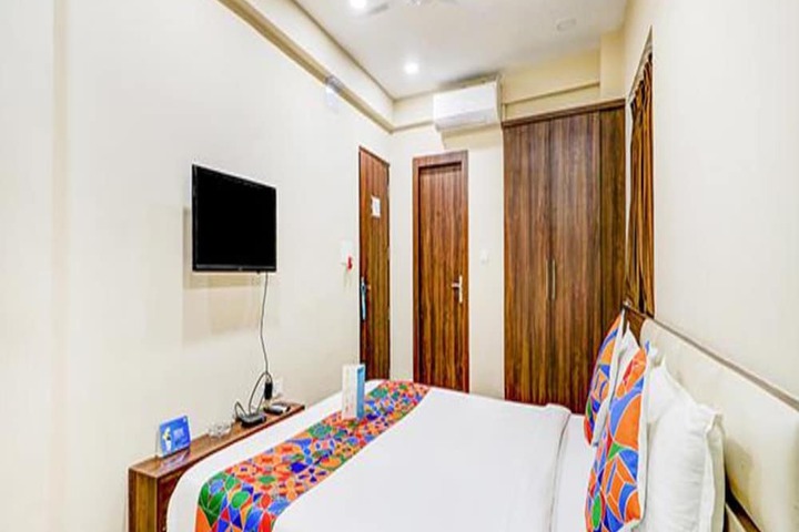 Room 4 of 23