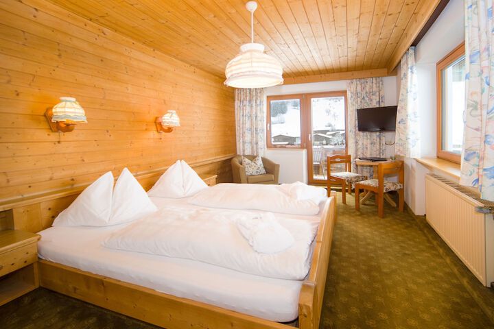 Room 3 of 60