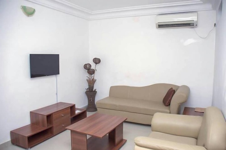 Room 10 of 19