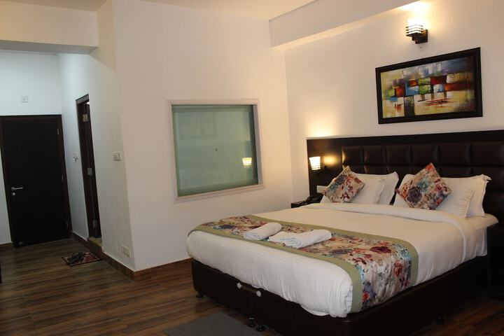 Room 11 of 53