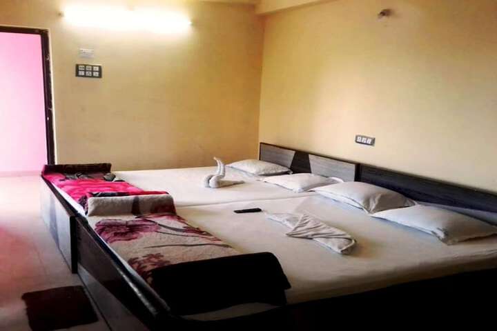 Room 9 of 34