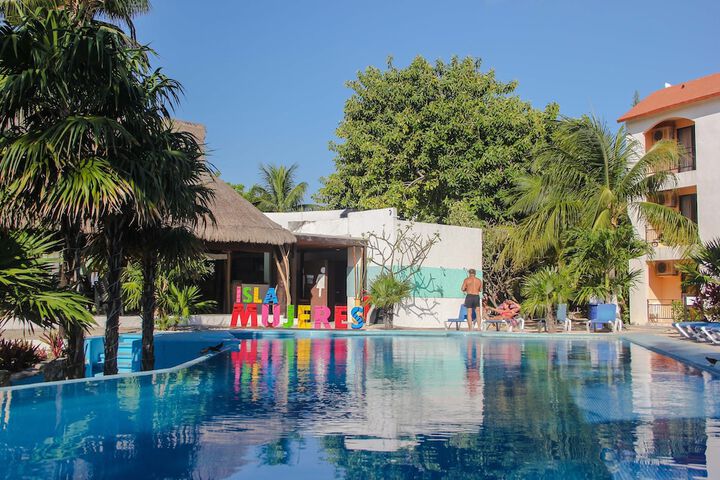 Pool Hotel