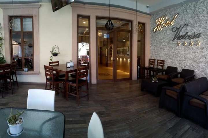 Dining 65 of 86