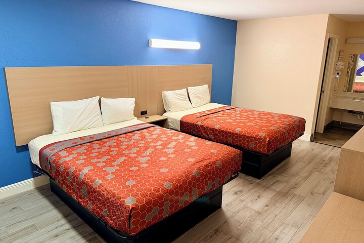 Room 3 of 11