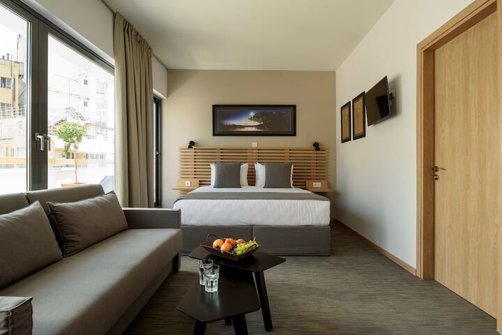 Room 48 of 97