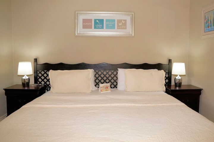 Room 16 of 108