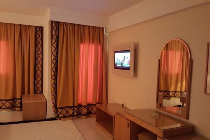 Room 3 of 17