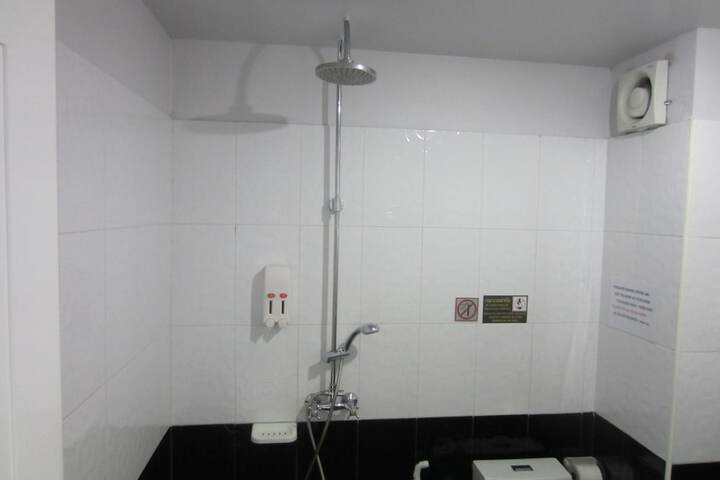 Room 52 of 63