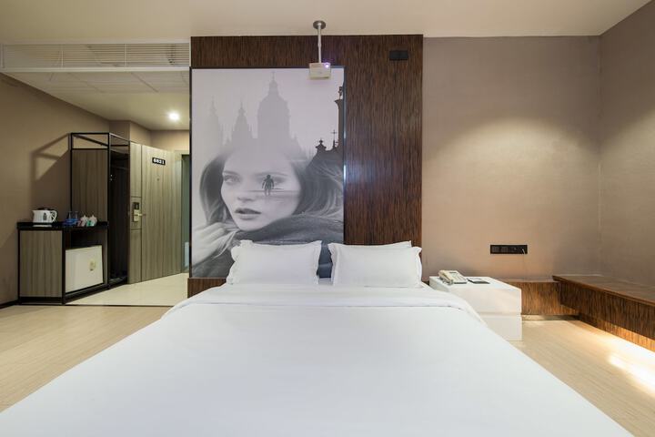 Room 21 of 46