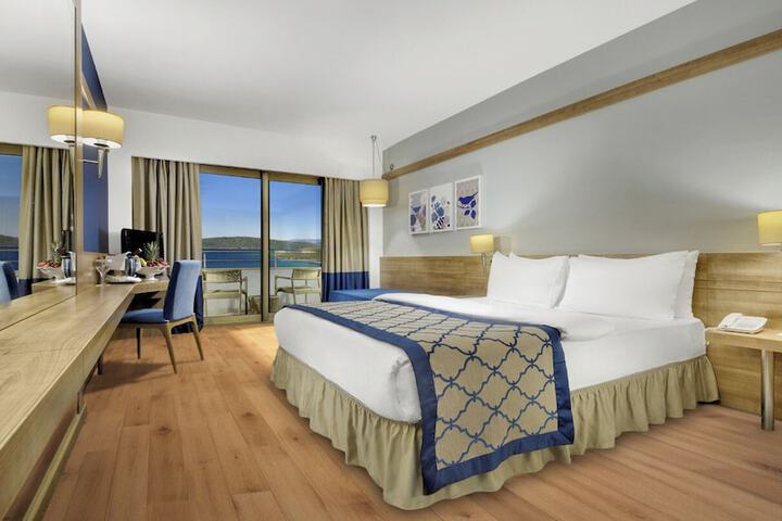 Room 14 of 120
