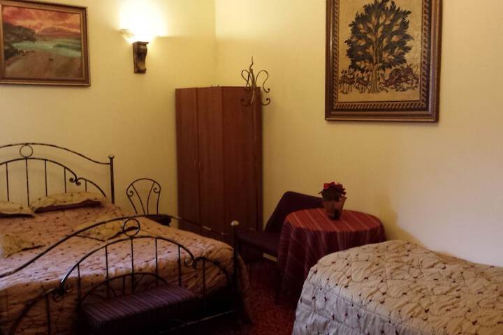 Room 9 of 39
