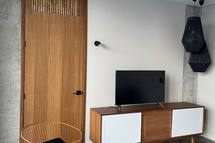 Room 3 of 125