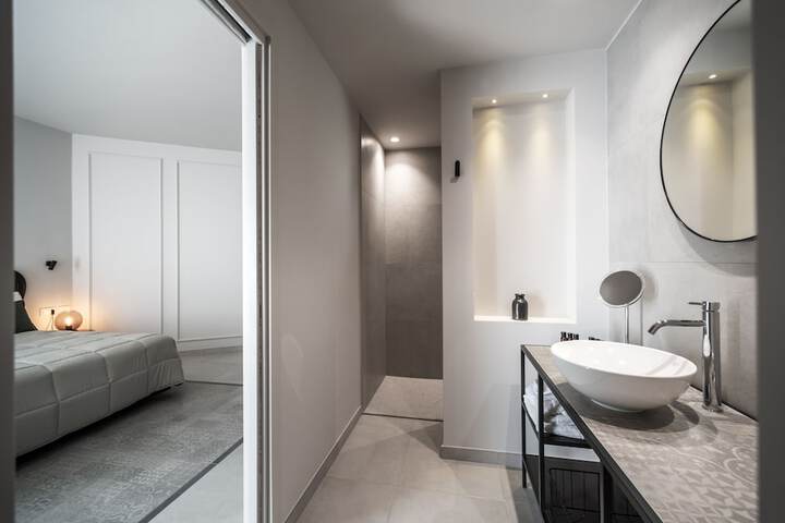 Bathroom Interior Photo