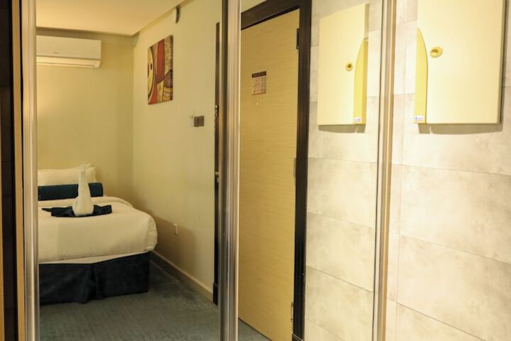 Room 28 of 55