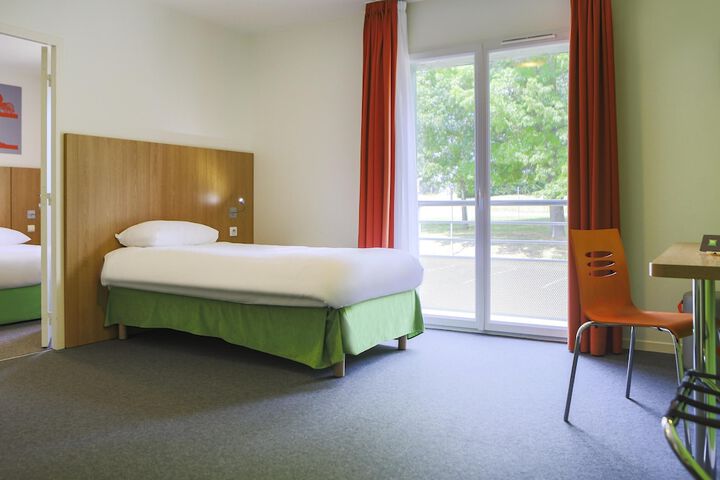 Room 16 of 36