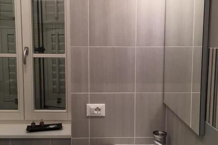 Room 42 of 57