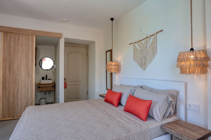 Room 6 of 51