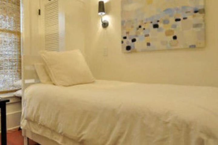 Room 27 of 278