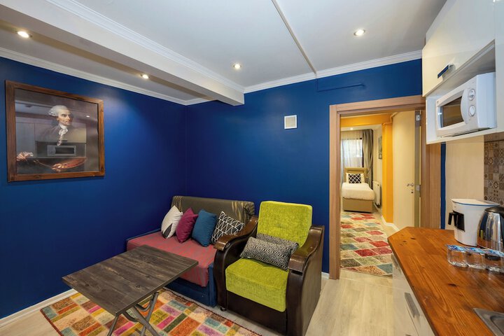Room 107 of 158