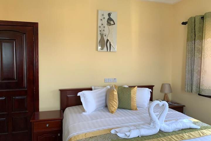 Room 3 of 48