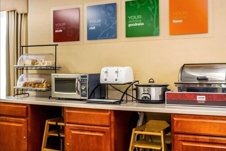 Breakfast area